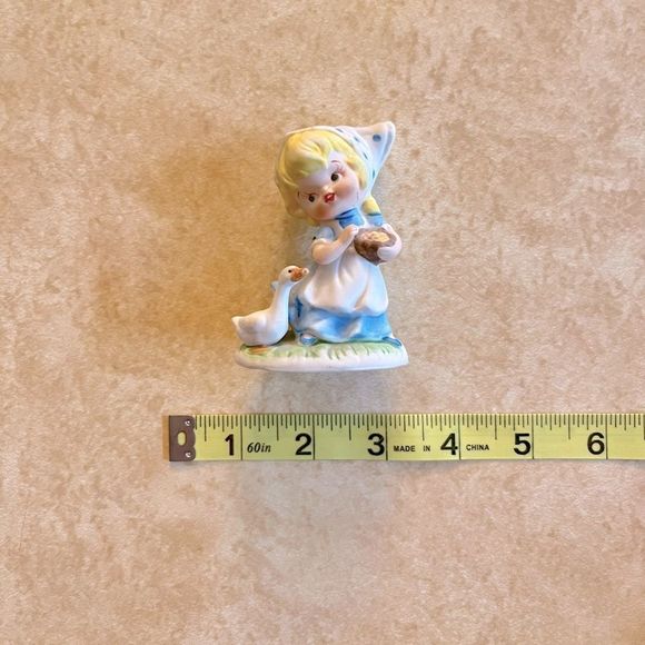 HOMCO FIGURINE Girl Feeding Duck Goose Blue Dress 3" Porcelain Vintage - Picture 9 of 10